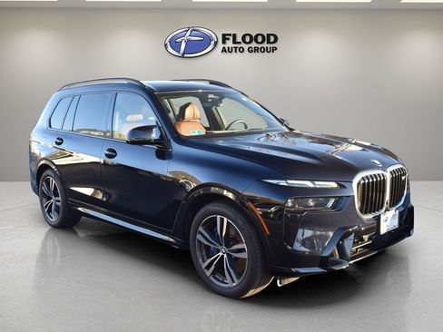 Used 2025 BMW X7 M60i w/ Executive Package image 1