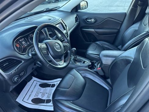 Used 2019 Jeep Cherokee Latitude Plus image 13