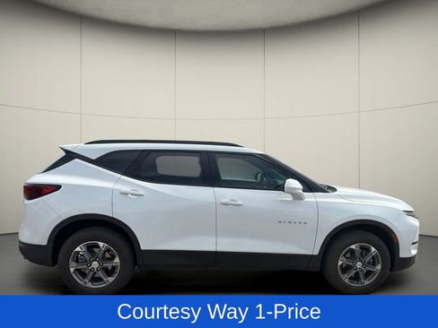 Used 2024 Chevrolet Blazer LT w/ Convenience Package FWD image 11