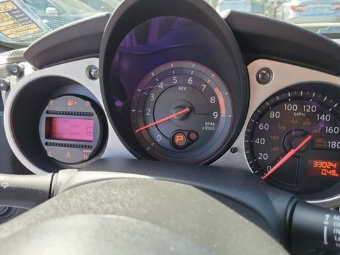 Used 2020 Nissan 370Z Base image 18