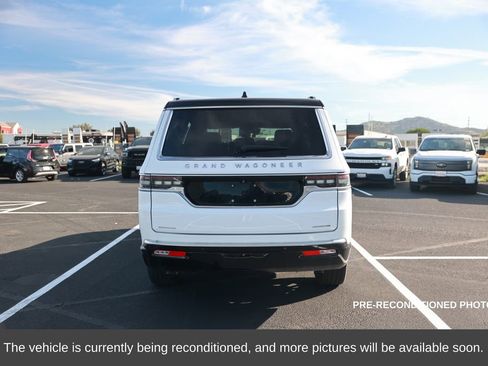 Used 2023 Jeep Grand Wagoneer Series II image 4