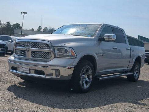Used 2016 RAM 1500 Laramie w/ Convenience Group AWD/4WD image 8