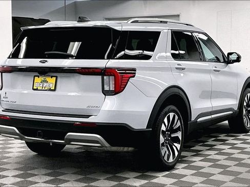 Used 2025 Ford Explorer Platinum w/ LUX Leather Package AWD/4WD image 13
