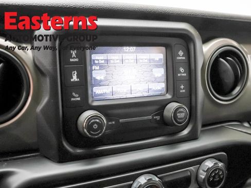 Used 2018 Jeep Wrangler Unlimited Sport S AWD/4WD image 20