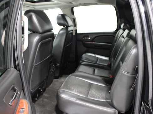 Used 2013 Chevrolet Avalanche LTZ AWD/4WD image 18