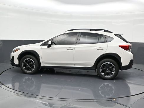 Used 2023 Subaru Crosstrek 2.0i Premium image 2