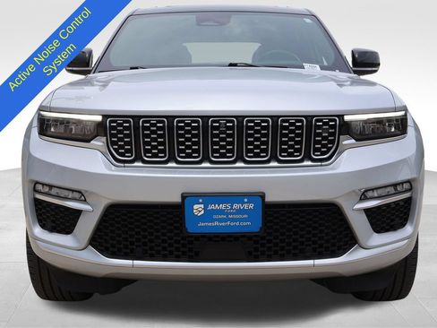 Used 2022 Jeep Grand Cherokee Summit AWD/4WD image 8