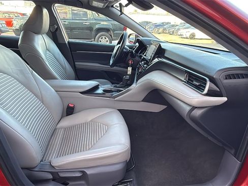 Used 2021 Toyota Camry SE image 29