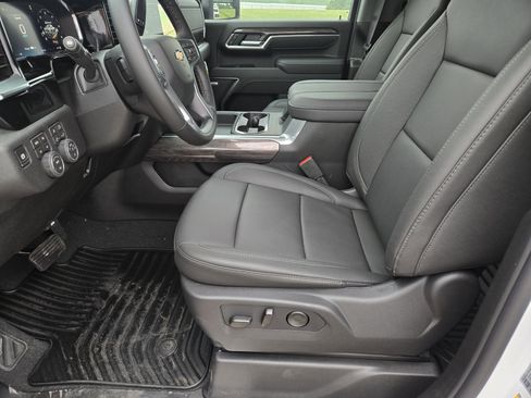 New 2026 Chevrolet Silverado 3500 LTZ w/ LTZ Convenience Package AWD/4WD image 15