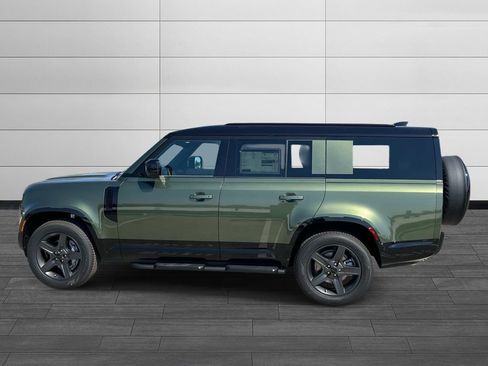 New 2026 Land Rover Defender 130 X-Dynamic SE AWD/4WD image 2