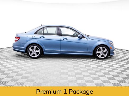 Used 2011 Mercedes-Benz C 300 4MATIC Sedan image 7