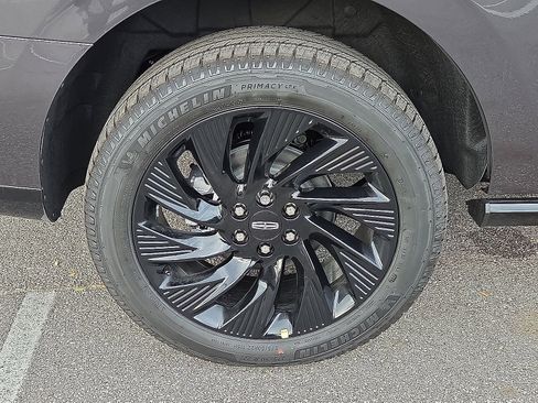 New 2025 Lincoln Navigator Reserve w/ Jet Appearance Package image 7