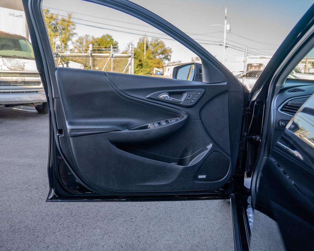 Used 2016 Chevrolet Malibu Premier FWD image 13
