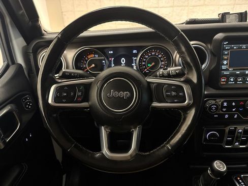 Used 2021 Jeep Wrangler Unlimited Sahara AWD/4WD image 20