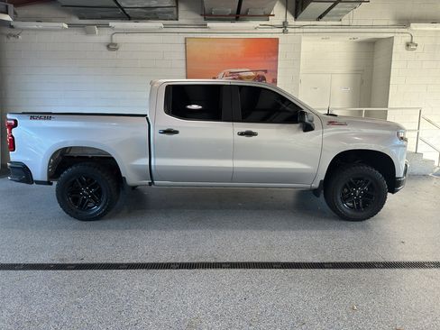 Used 2020 Chevrolet Silverado 1500 LT Trail Boss image 2