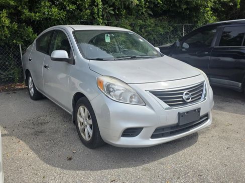 Used 2014 Nissan Versa SV w/ Convenience Package image 1