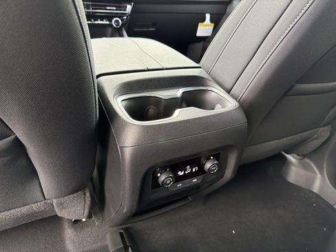New 2026 Chevrolet Traverse LT w/ LPO, Cargo Package AWD/4WD image 13