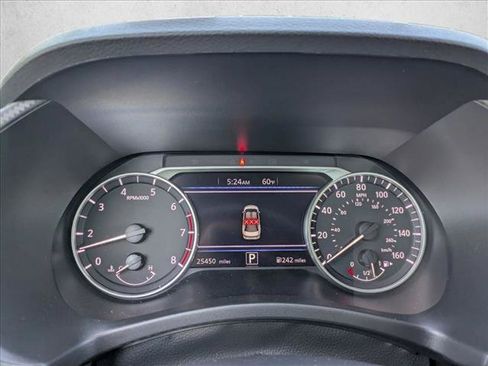 Used 2025 Nissan Sentra SV FWD image 9