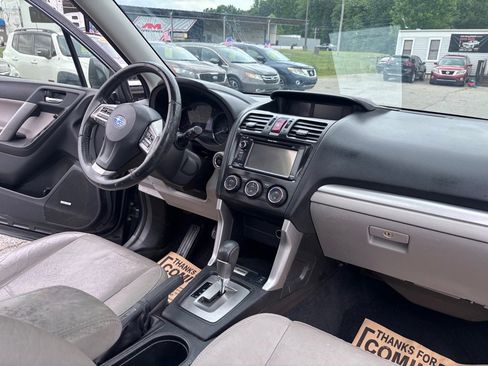 Used 2014 Subaru Forester 2.5i Touring AWD/4WD image 33