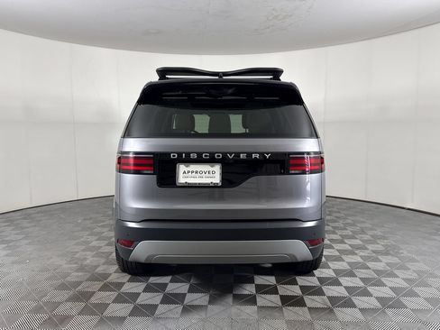 Used 2025 Land Rover Discovery S AWD/4WD image 10