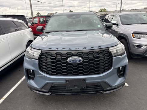 Used 2026 Ford Explorer ST-Line w/ ST-Line Street Pack AWD/4WD image 6