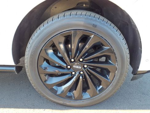 Used 2021 Lincoln Navigator Reserve image 9