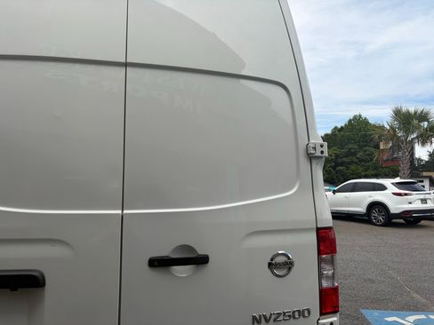 Used 2021 Nissan NV 2500 SV RWD image 32