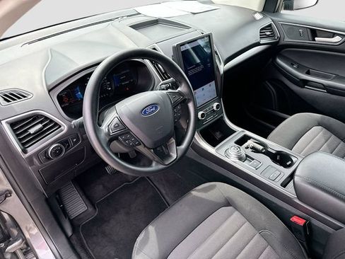 Used 2024 Ford Edge SE w/ Black Appearance Package AWD/4WD image 9