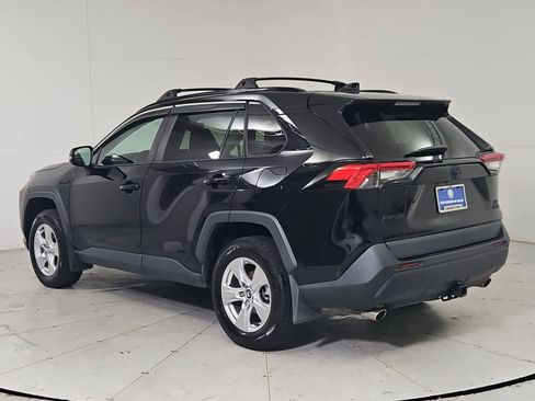 Used 2020 Toyota RAV4 XLE w/ Convenience Package AWD/4WD image 4