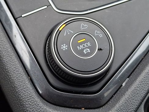 Used 2021 Volkswagen Tiguan SEL image 25