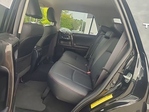 Used 2024 Toyota 4Runner TRD Off-Road Premium image 15