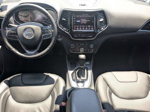 Used 2019 Jeep Cherokee Limited FWD image 15