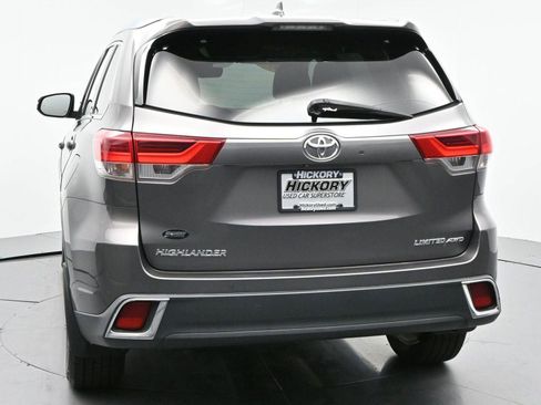 Used 2019 Toyota Highlander Limited AWD/4WD image 6