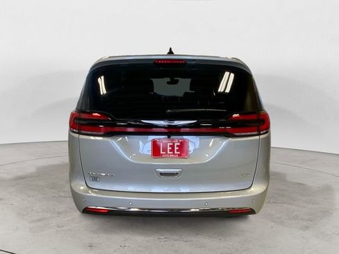 New 2026 Chrysler Pacifica Select AWD/4WD image 5