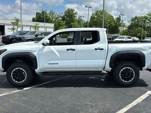 New 2026 Toyota Tacoma TRD Off-Road AWD/4WD image 4