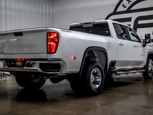 Used 2025 Chevrolet Silverado 3500 LT image 34