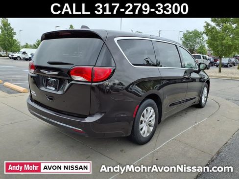 Used 2019 Chrysler Pacifica Touring Plus w/ Advanced Safetytec Group FWD image 7