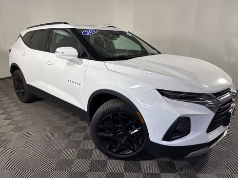 Used 2022 Chevrolet Blazer LT image 2