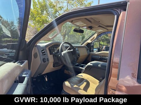 Used 2011 Ford F250 Lariat w/ Lariat Interior Pkg image 6