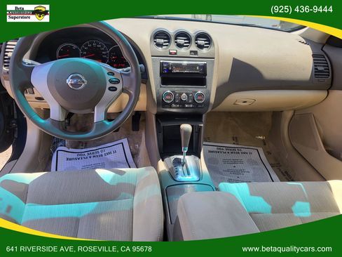 Used 2011 Nissan Altima Hybrid Sedan image 16