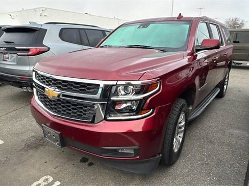 Used 2019 Chevrolet Suburban LT image 5