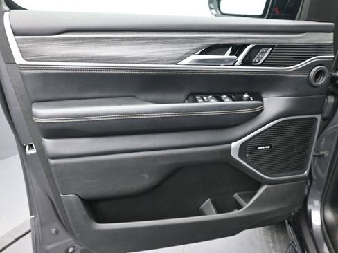 Used 2024 Jeep Wagoneer L Series II w/ Flexible Seating Group image 22