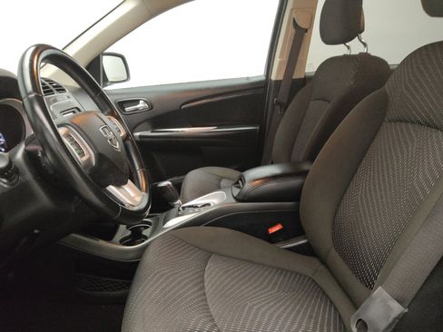 Used 2020 Dodge Journey SE w/ SE Popular Equipment Group image 17