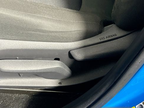 Used 2020 Toyota RAV4 LE image 15