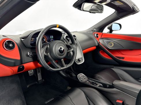 Used 2020 McLaren 600LT Spider RWD image 23
