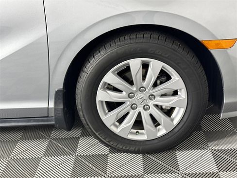 Used 2021 Honda Odyssey LX image 12