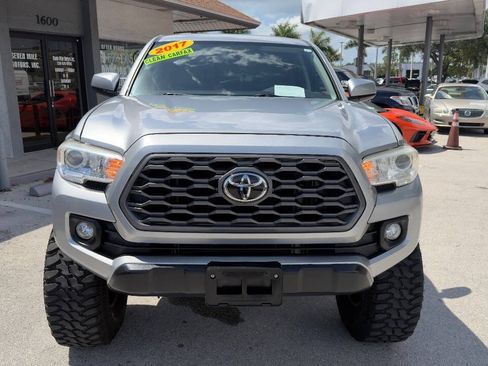 Used 2017 Toyota Tacoma SR w/ SR Convenience Package RWD image 2