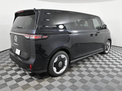 New 2025 Volkswagen ID. Buzz Pro S RWD image 10