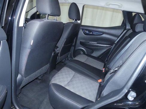 Used 2019 Nissan Rogue Sport SV image 6