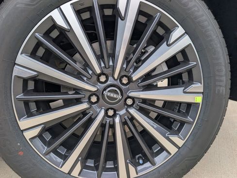 New 2026 Nissan Pathfinder Platinum FWD image 6
